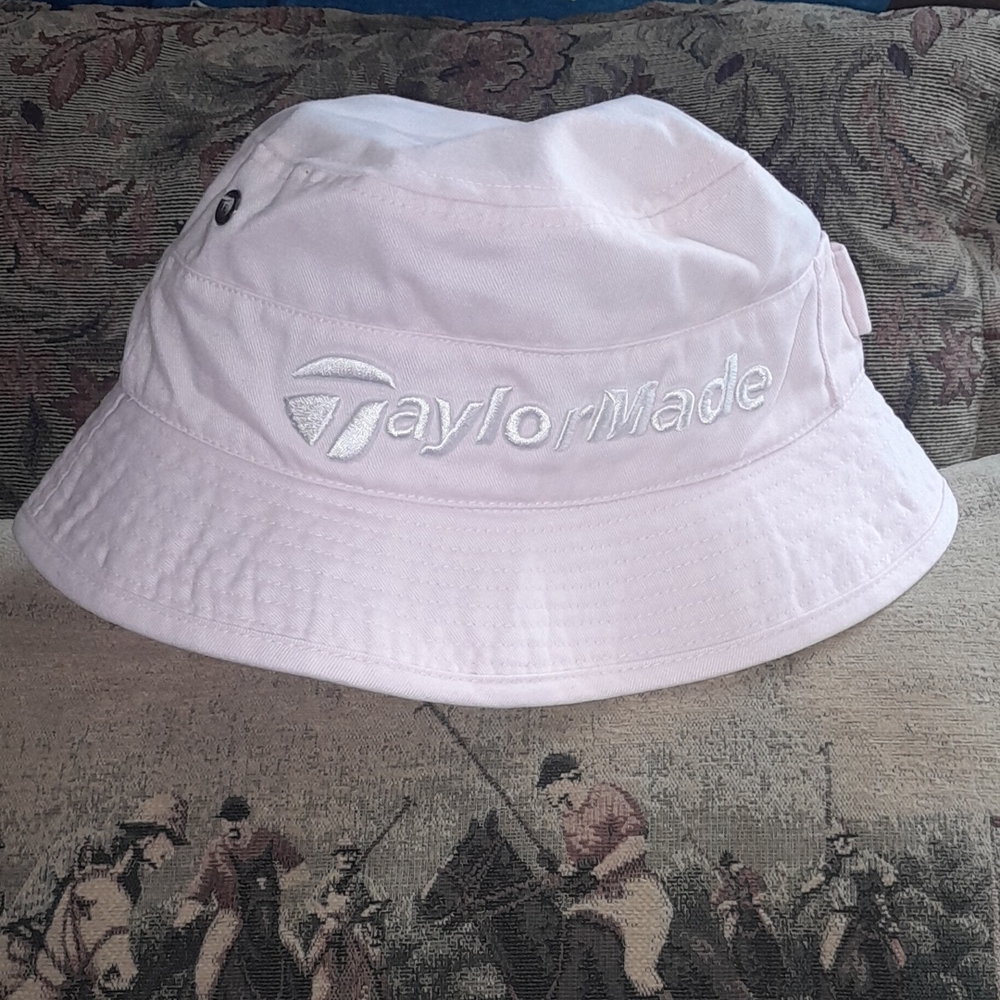 🌺TAYLORMADE LIGHT PINK Bucket Hat